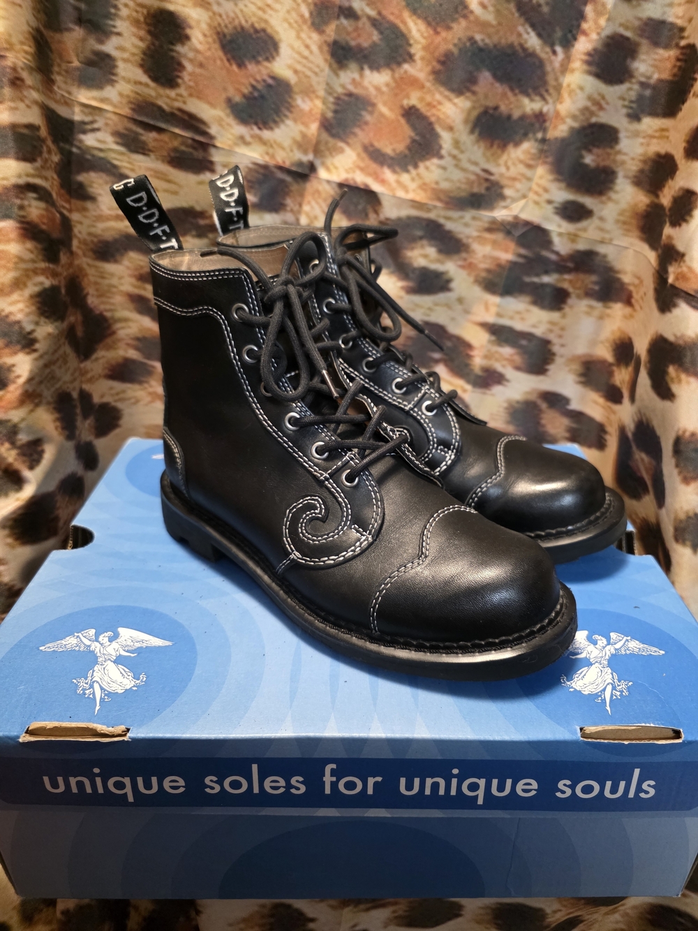 John Fluevog 7th Heaven DERBY SWIRL (6 Eye) Boots - Size W7.5/ M5 - $499 Retail